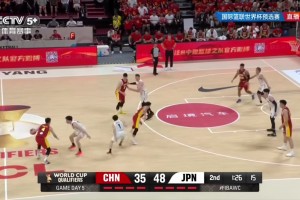防守得注意啊！賀希寧高難漂移中投打進(jìn)！隨后霍金森輕松快攻取分