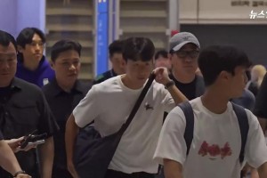 嚴(yán)密保護(hù)！孫興慜返回韓國(guó)，被嚴(yán)密的安保護(hù)送至仁川機(jī)場(chǎng)外