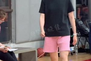 陳曉佳就這樣一步，兩步，三步走進(jìn)我的心里