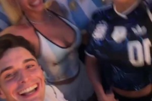 阿根廷熱辣妹子狂歡合唱！這身材與顏值，誰看了能不迷糊？