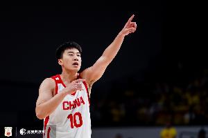 抓住機會更堅定！王俊杰半場15分鐘6投2中得6分3籃板2助攻