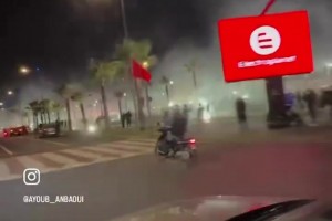 狂歡之夜！卡薩布蘭卡街頭煙花漫天，慶祝摩洛哥力克荷蘭隊！