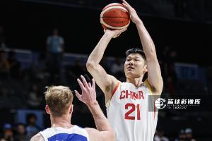 19:30開賽！四國邀請賽中國男籃公布12人陣容 胡金秋和崔永熙任隊長