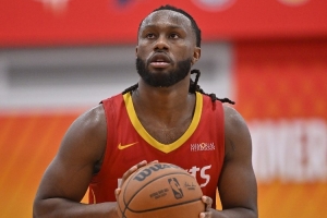 次輪選秀狀元表現(xiàn)如何？桑頓在夏季聯(lián)賽場均砍下18.6分4.6籃板4.4助攻2.6搶斷，命中率39.1%