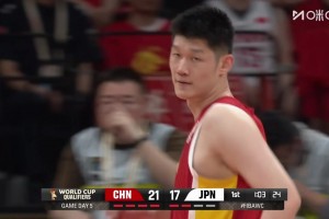 楊鳴銳評(píng)吹罰：這種造進(jìn)攻犯規(guī)，實(shí)際上大多數(shù)都是半裝半演！