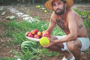 35歲德甲球星退役半年后轉行成為農民