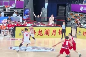 僅剩3.9秒？廖三寧快速發(fā)球上演一條龍追身壓哨進球好戲！