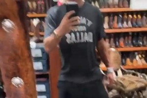 魔人布歐變牛仔！哈蘭德化身潮男悠閑購物！